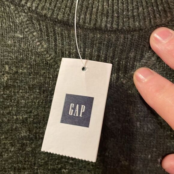 NWT GAP Swester - Picture 2 of 9